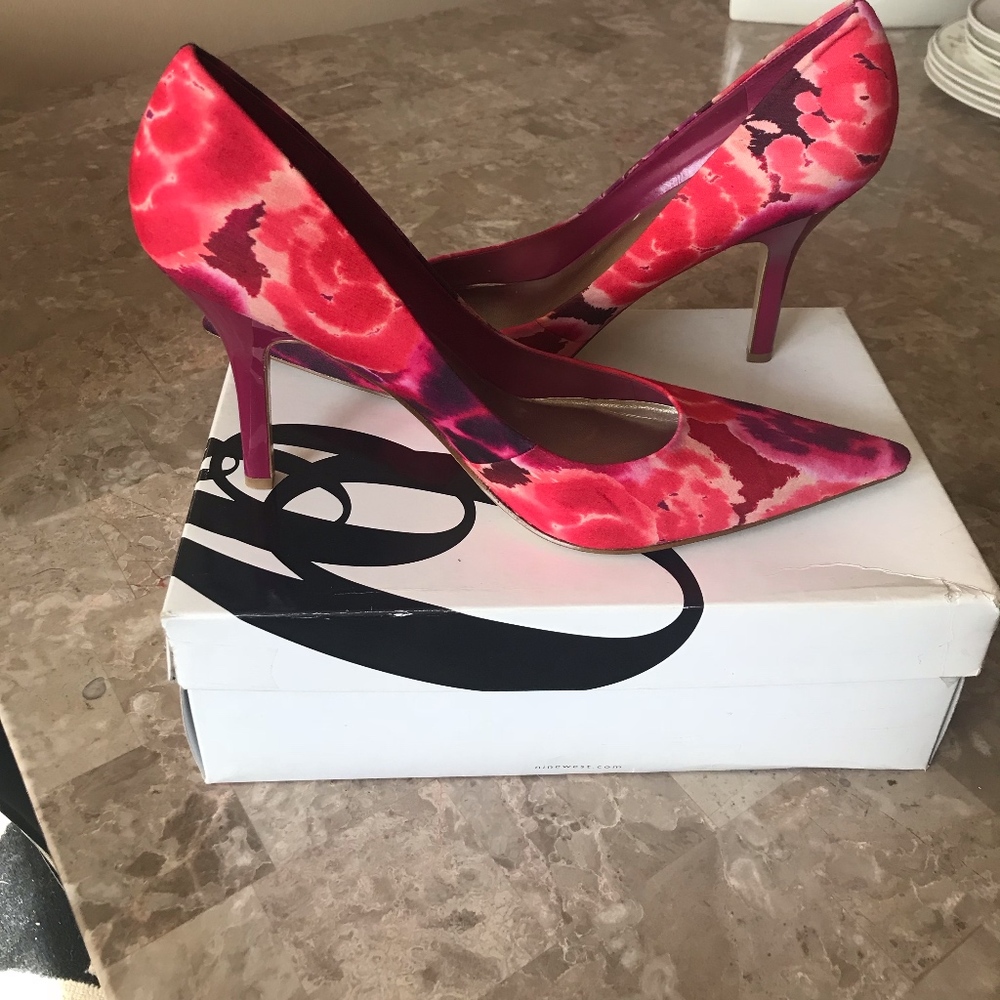 Fabric Floral Pumps